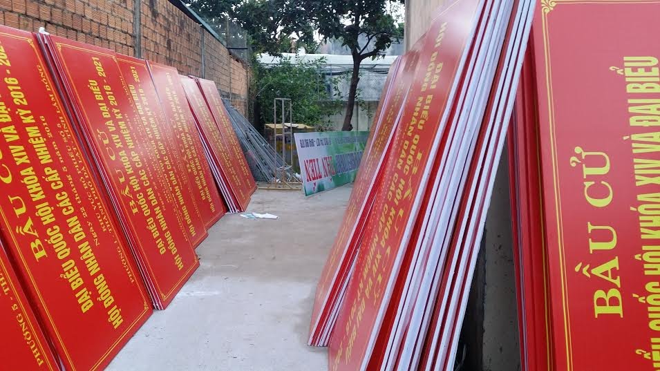 Thực hiện bảng hiệu bầu cử cho toàn phường TP. Đà Lạt